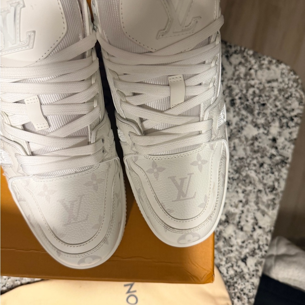 Louis Vuitton Monogram White Sneakers - Picture 6 of 6